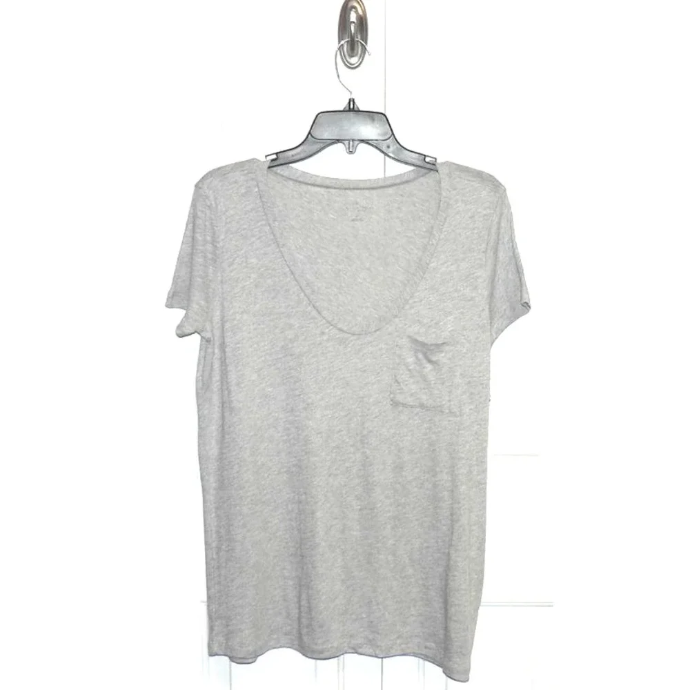 Caslon Women's Rounded V Short Sleeve Cotton/Modal Pocket Tee in Grey Heather XS